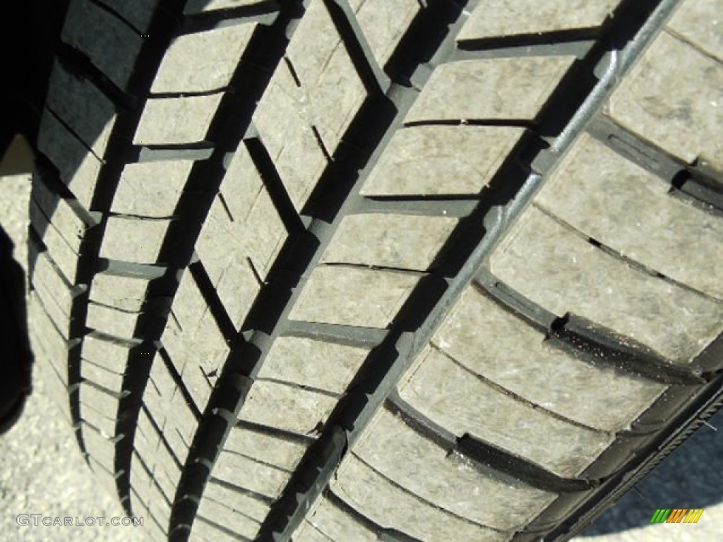 2010 300 Touring - Black / Dark Slate Gray photo #15