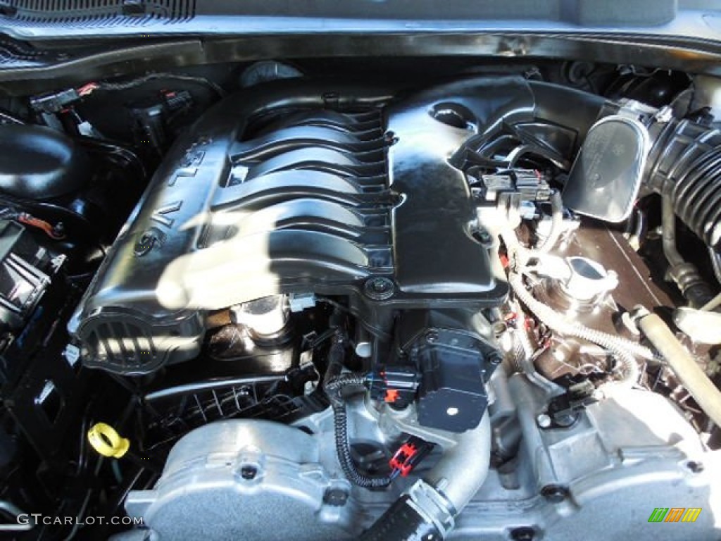 2010 300 Touring - Black / Dark Slate Gray photo #16