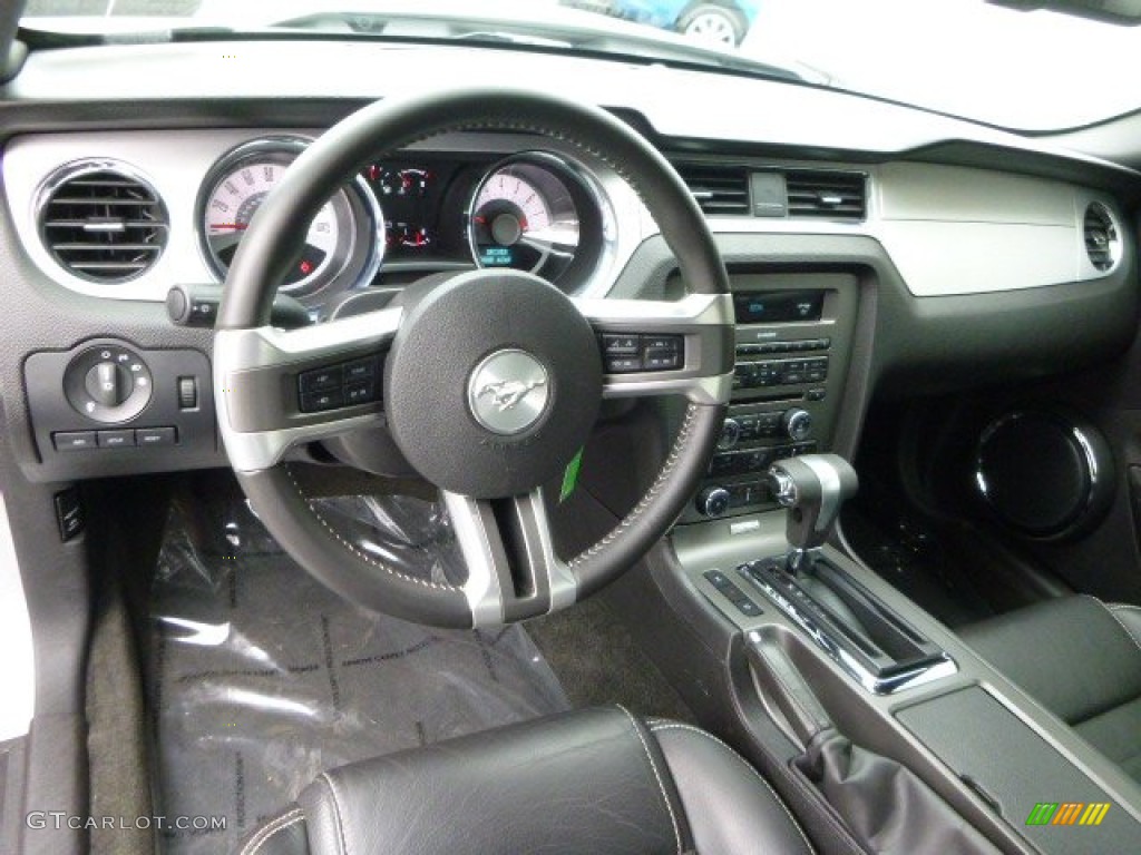 2012 Ford Mustang GT Premium Coupe Charcoal Black Dashboard Photo #87761532