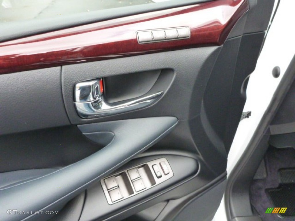 2014 Lexus LX 570 Controls Photo #87761979