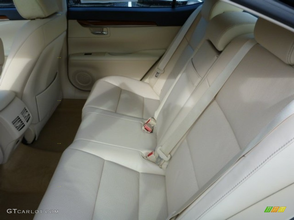 2014 Lexus ES 300h Hybrid Rear Seat Photo #87762075