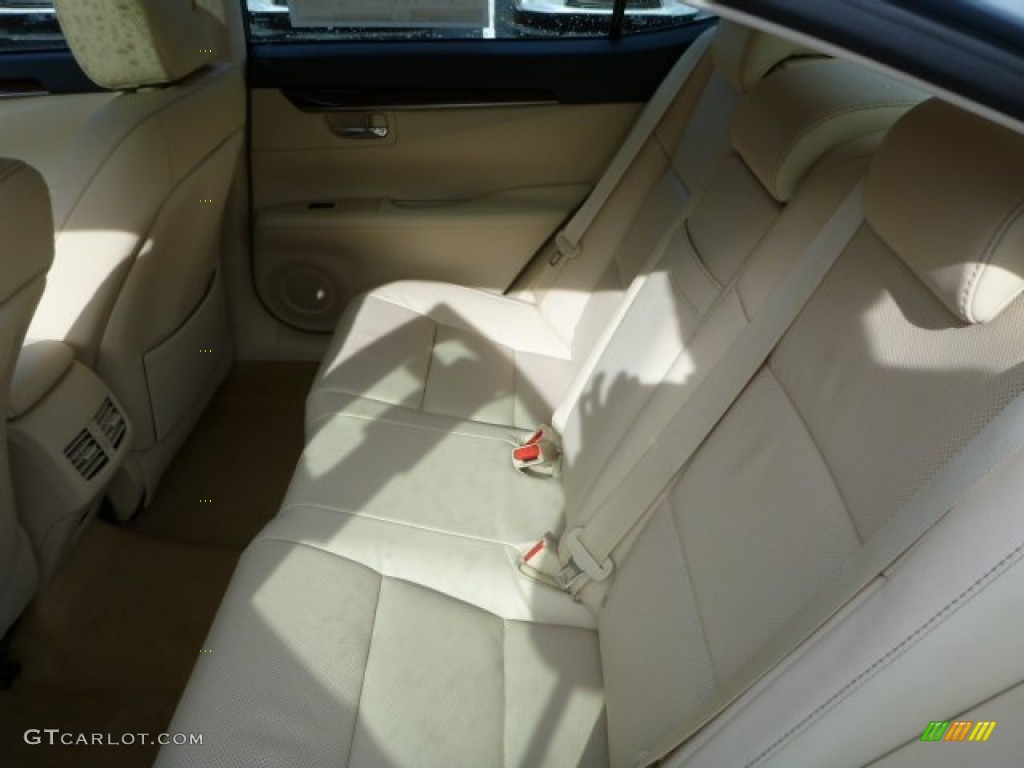 2014 Lexus ES 350 Rear Seat Photos