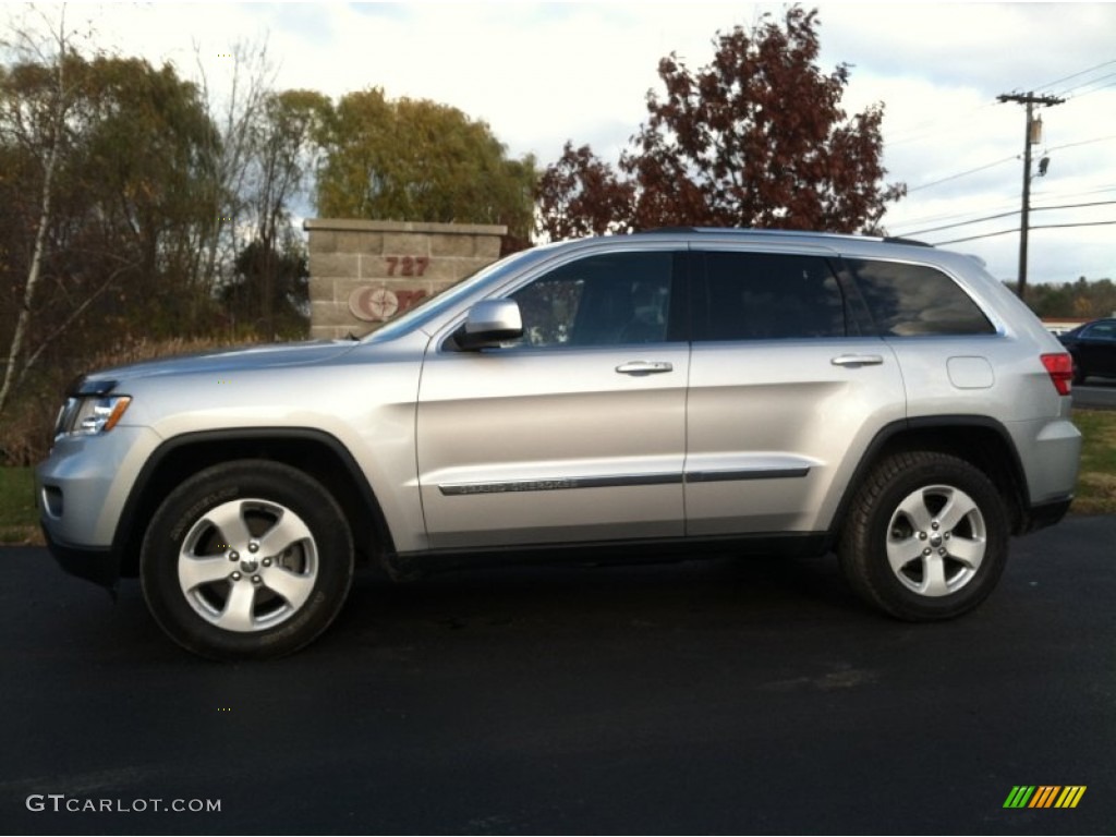 2011 Grand Cherokee Laredo X Package 4x4 - Bright Silver Metallic / Black photo #1