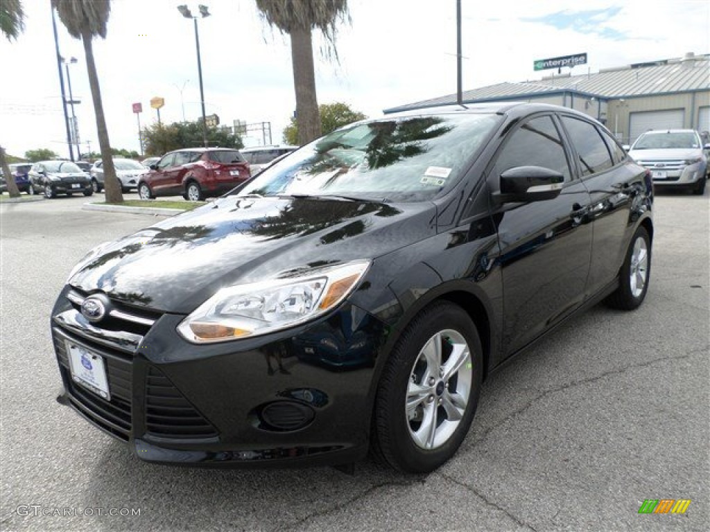 2014 Focus SE Sedan - Tuxedo Black / Charcoal Black photo #1