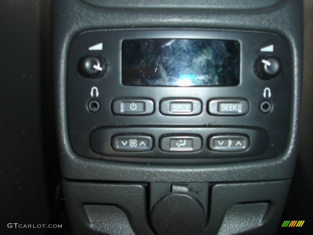 2004 Envoy XL SLT 4x4 - Silver Green Metallic / Medium Pewter photo #32