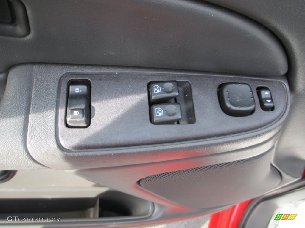 2004 Silverado 1500 Z71 Extended Cab 4x4 - Victory Red / Dark Charcoal photo #12