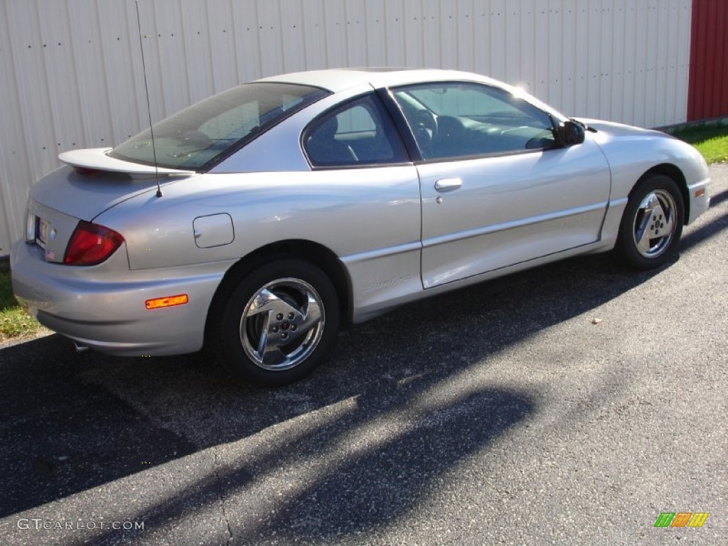 2004 Sunfire Coupe - Ultra Silver Metallic / Graphite photo #6