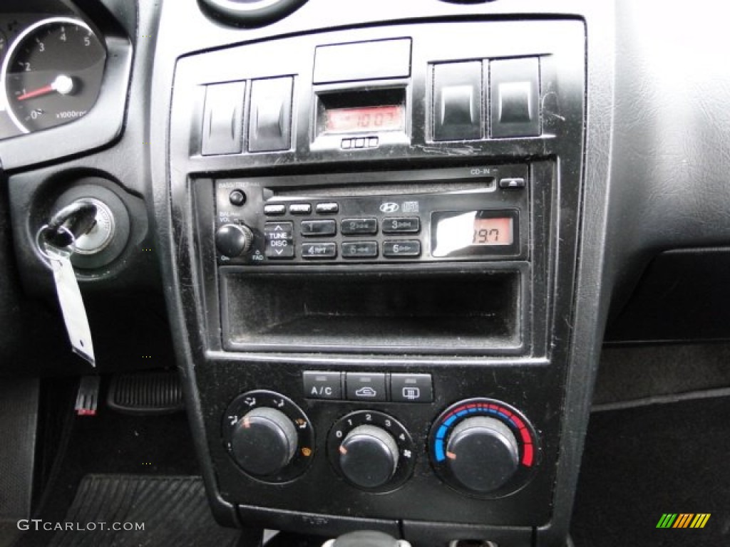 2005 Tiburon GS - Electric Red / Black photo #14