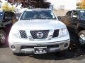 2007 Radiant Silver Nissan Frontier LE Crew Cab 4x4  photo #2