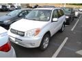 Super White - RAV4  Photo No. 4