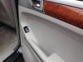 Black - ML 350 4Matic Photo No. 28