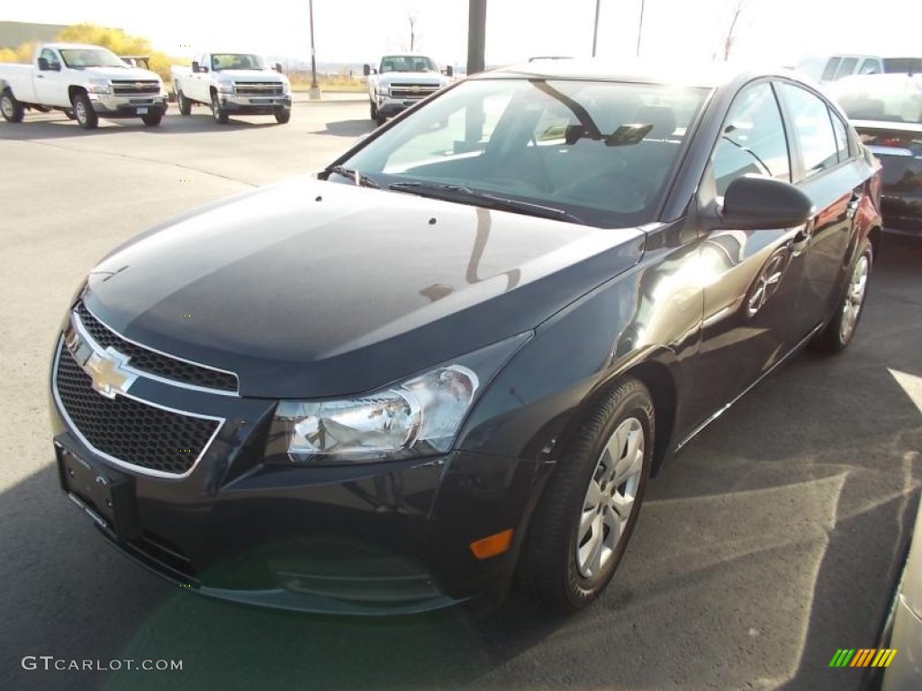 2014 Cruze LS - Blue Ray Metallic / Jet Black/Medium Titanium photo #6