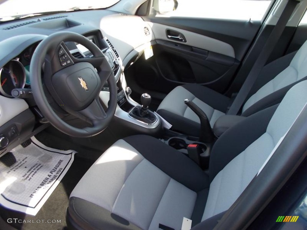 2014 Cruze LS - Blue Ray Metallic / Jet Black/Medium Titanium photo #10