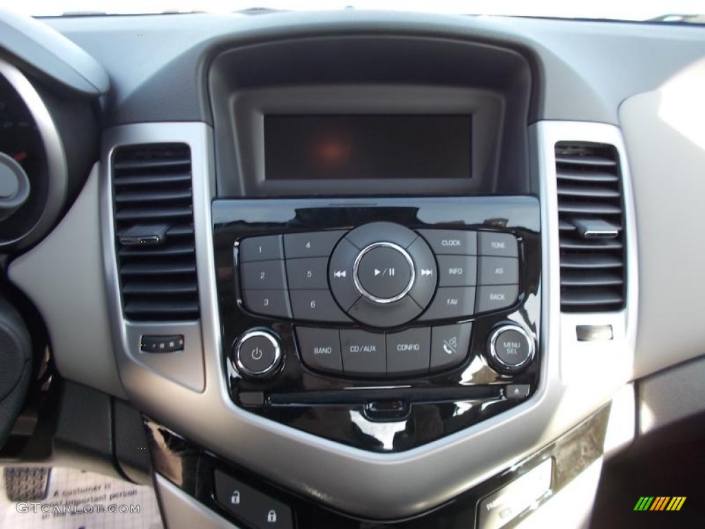 2014 Cruze LS - Blue Ray Metallic / Jet Black/Medium Titanium photo #12
