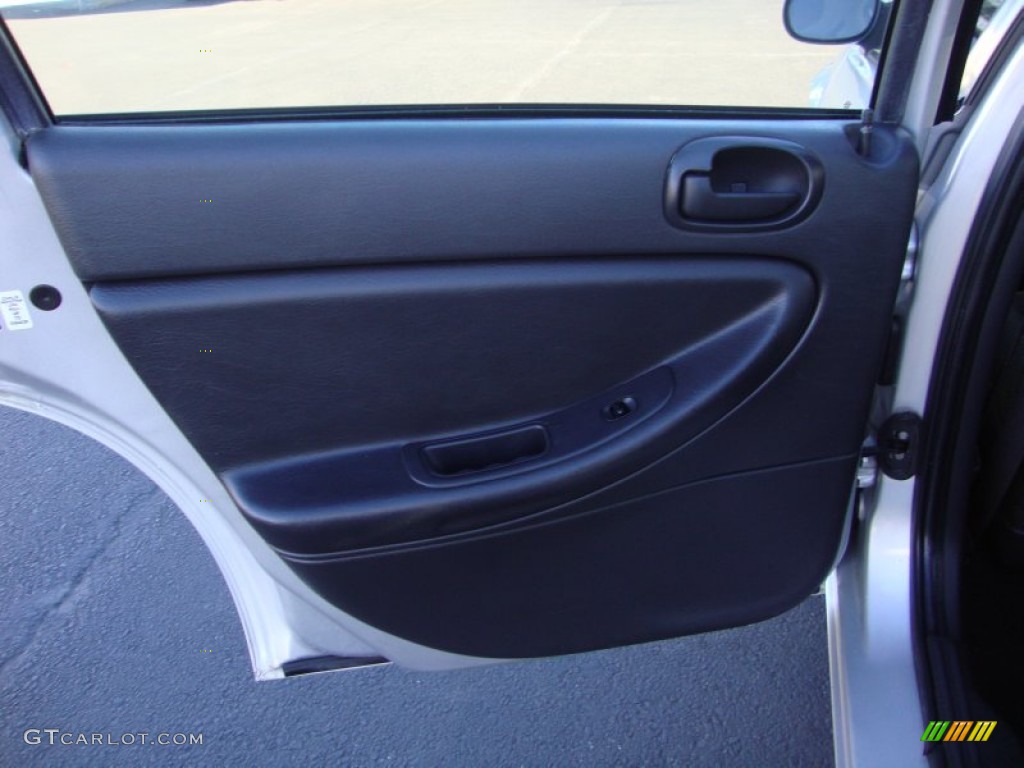 2006 Stratus SXT Sedan - Bright Silver Metallic / Dark Slate Grey photo #22