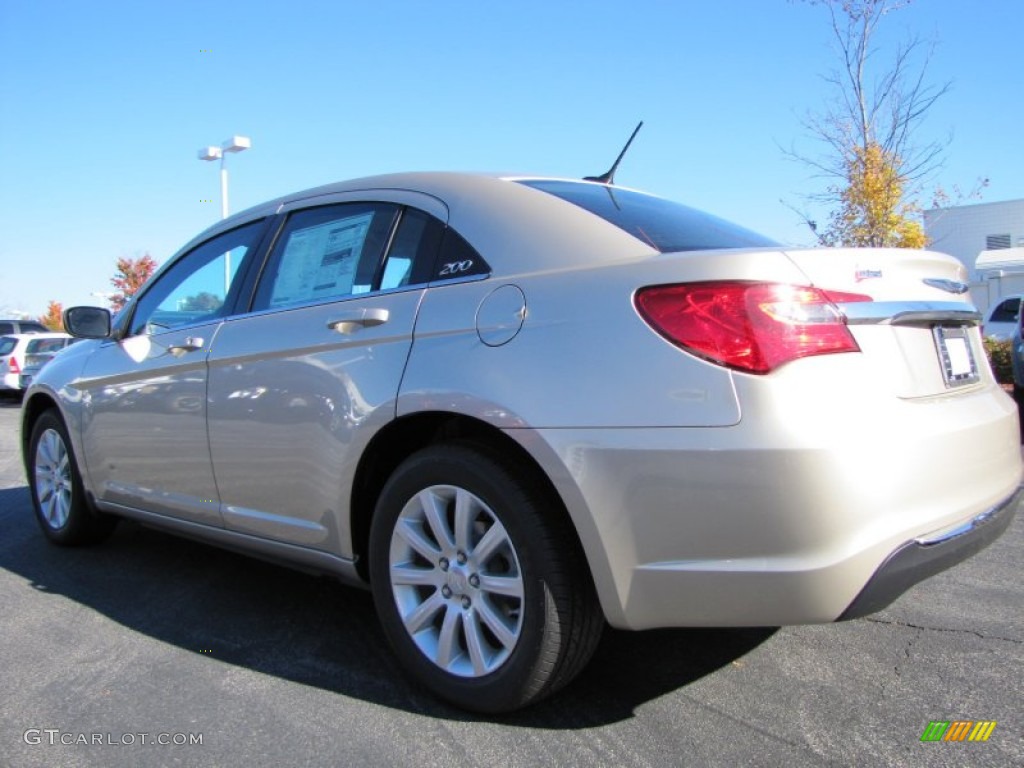 2014 200 Touring Sedan - Cashmere Pearl / Black/Light Frost Beige photo #2