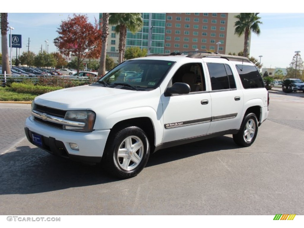 2002 TrailBlazer EXT LT - Summit White / Medium Oak photo #1