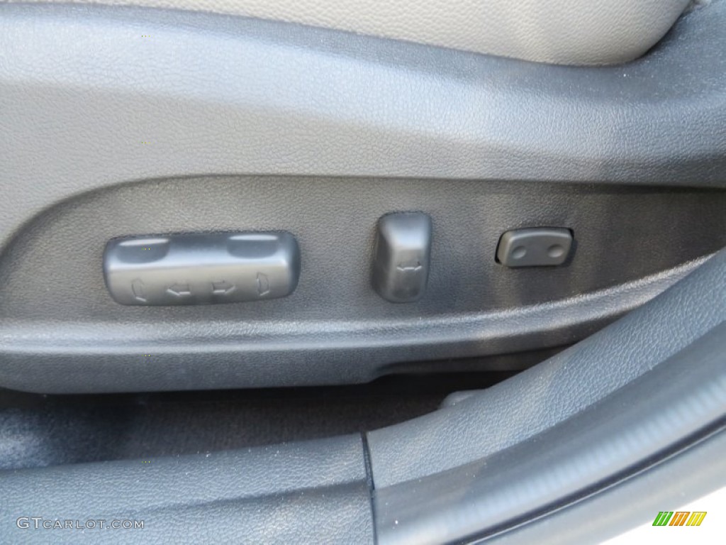 2014 Sonata SE - Radiant Silver / Gray photo #25