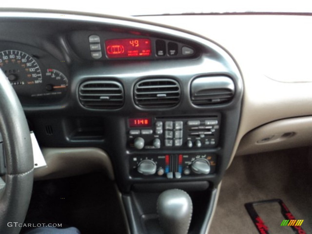 2002 Grand Prix GT Sedan - Dark Bronzmist Metallic / Dark Taupe photo #6