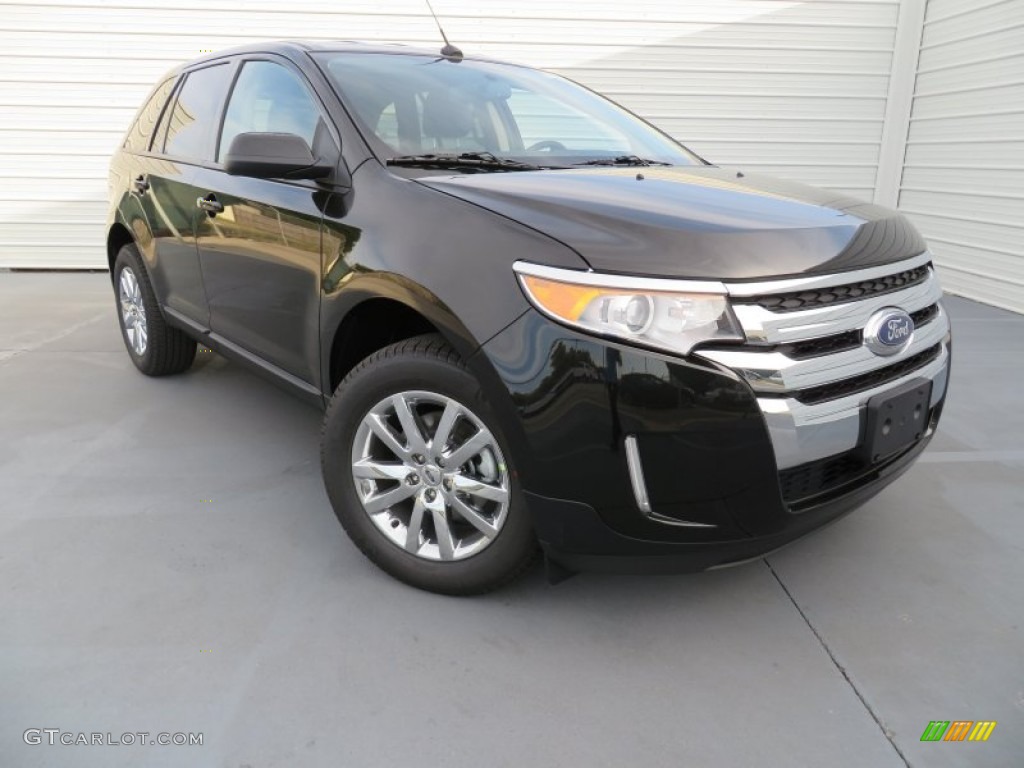 Tuxedo Black Metallic Ford Edge