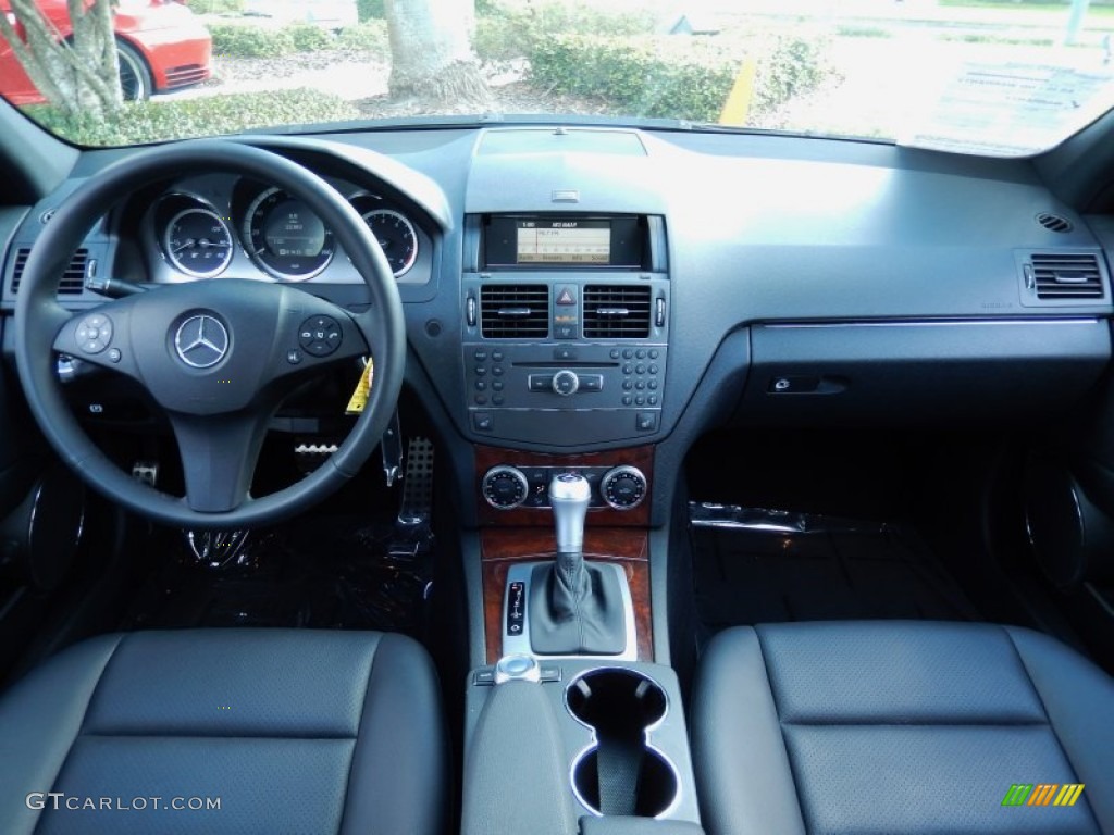 2010 Mercedes-Benz C 300 Luxury Dashboard Photos