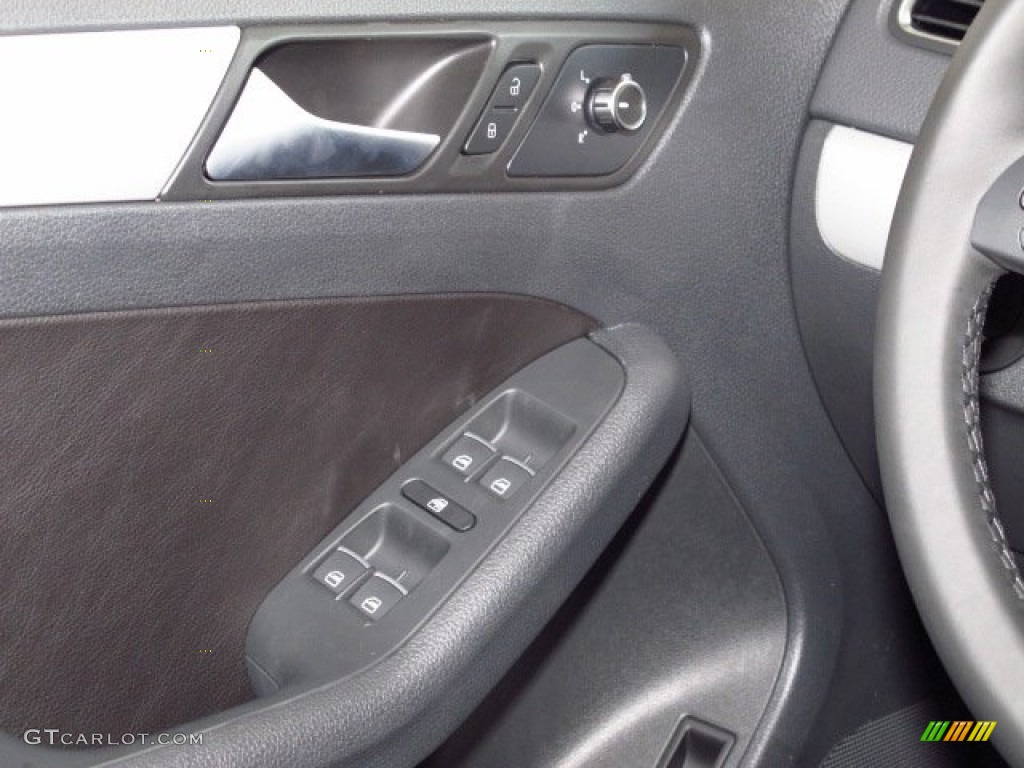 2014 Jetta SE Sedan - Platinum Gray Metallic / Titan Black photo #17