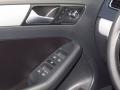 Black - Jetta SE Sedan Photo No. 15