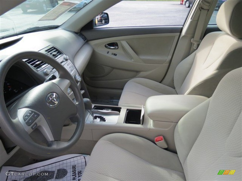 2011 Camry LE - Spruce Green Mica / Bisque photo #11