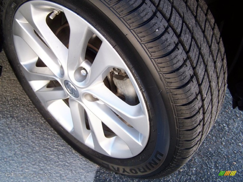 2011 Juke SV - White Pearl / Black/Silver Trim photo #8