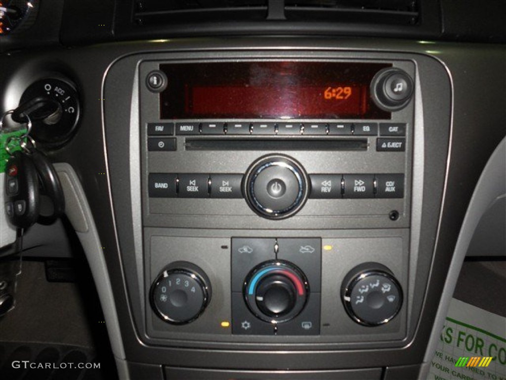 2007 Aura XE - Silver Pearl Metallic / Gray photo #14
