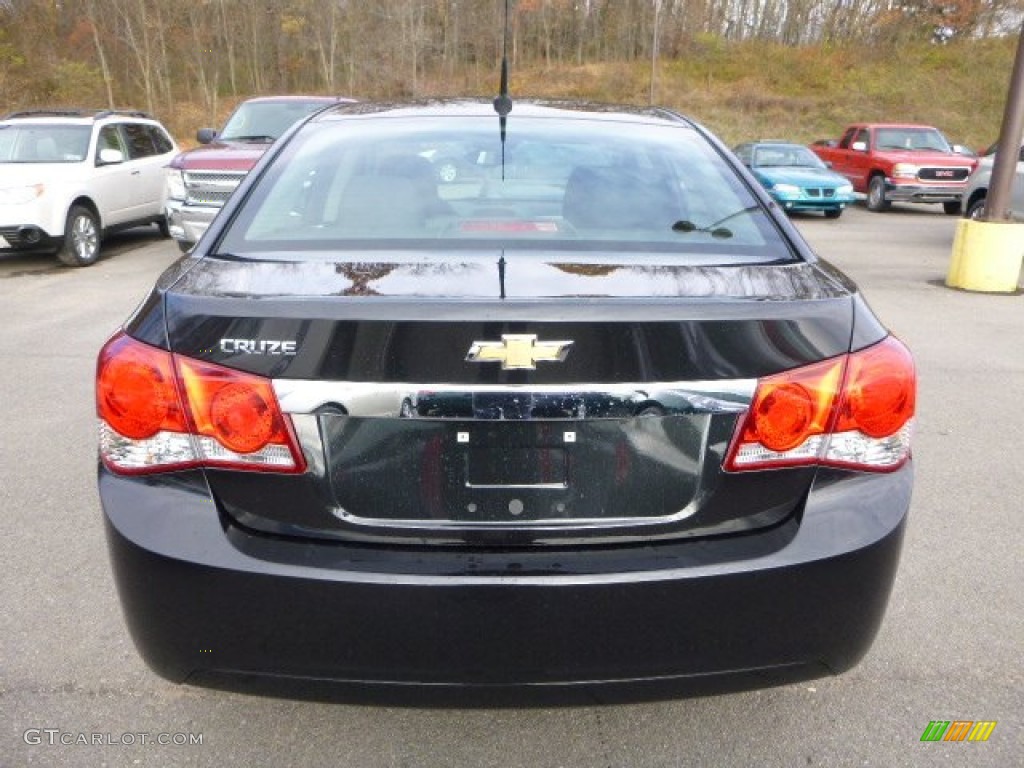 2014 Cruze LS - Black Granite Metallic / Jet Black/Medium Titanium photo #4