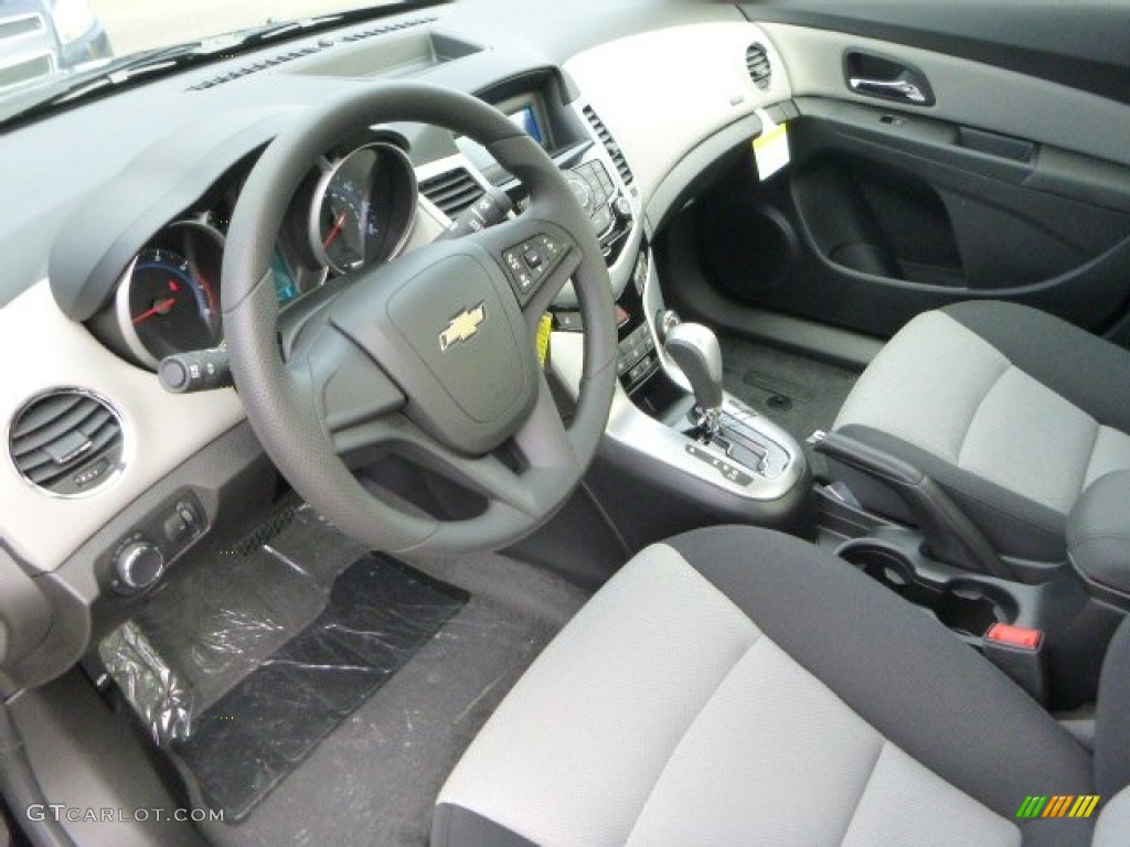 2014 Cruze LS - Black Granite Metallic / Jet Black/Medium Titanium photo #15