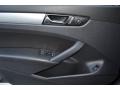 Black - Passat 2.5L SE Photo No. 13