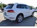 Pure White - Touareg TDI R-Line 4Motion Photo No. 2