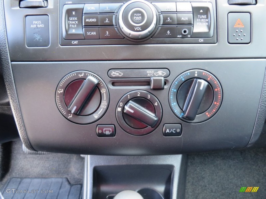 2008 Versa 1.8 SL Hatchback - Blue Onyx / Charcoal photo #41