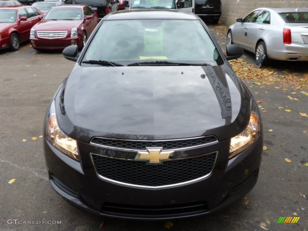 2014 Cruze LS - Tungsten Metallic / Jet Black/Medium Titanium photo #10