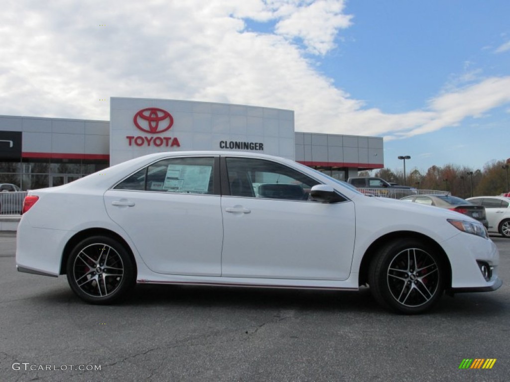 2014 Camry SE - Super White / Black photo #2