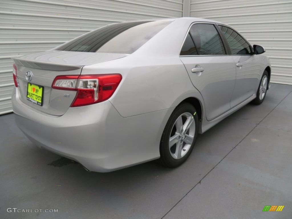 2014 Camry SE - Classic Silver Metallic / Black photo #4