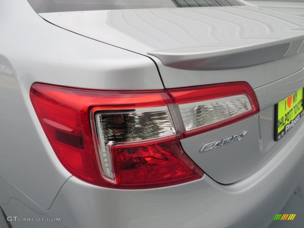 2014 Camry SE - Classic Silver Metallic / Black photo #13