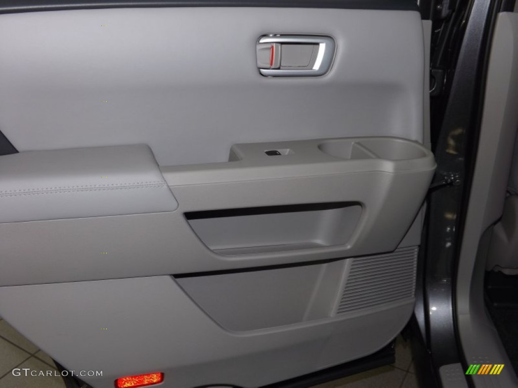 2014 Pilot EX-L - Modern Steel Metallic / Gray photo #24