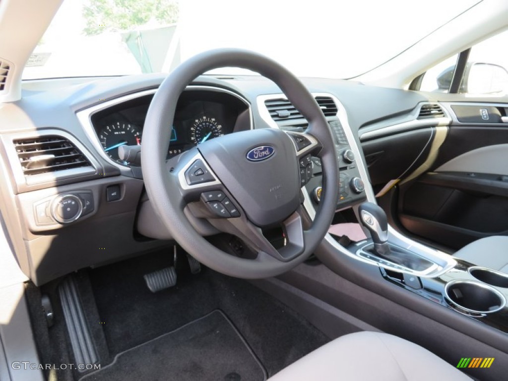 Earth Gray Interior 2014 Ford Fusion S Photo #87843581