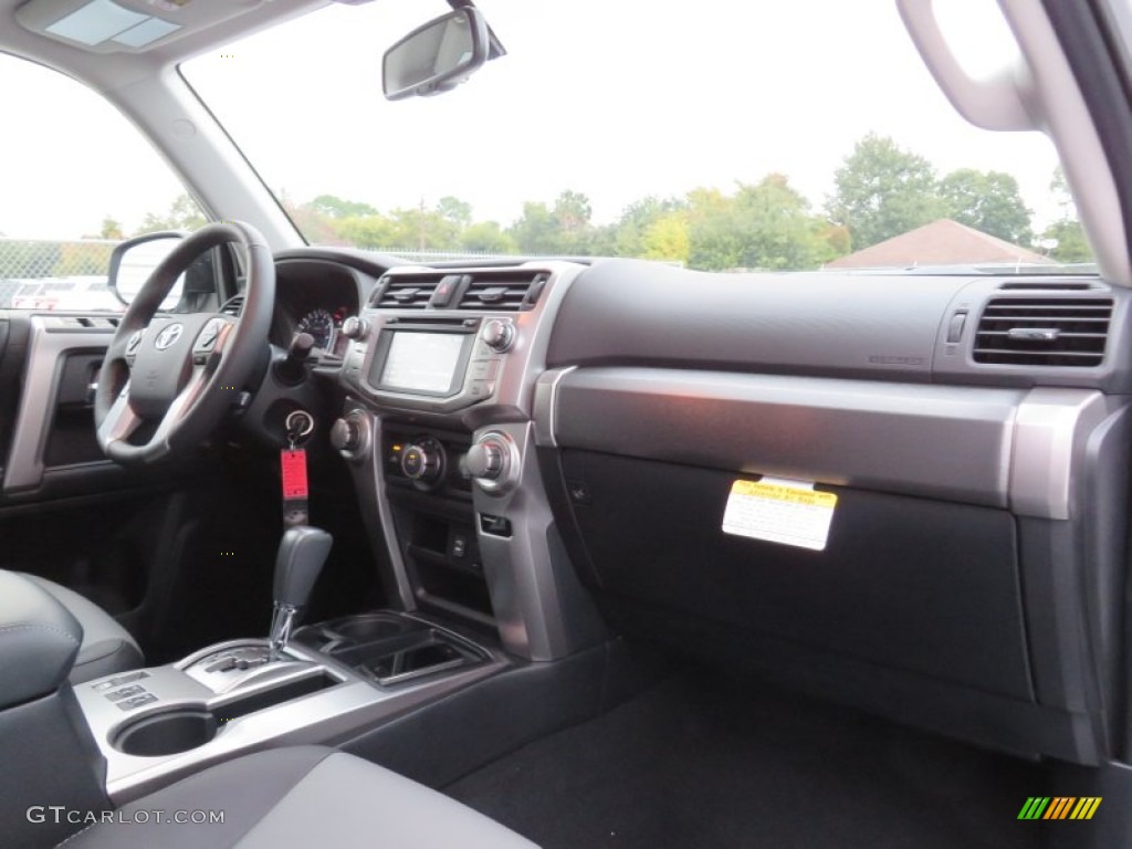 2014 4Runner SR5 - Classic Silver Metallic / Graphite photo #18