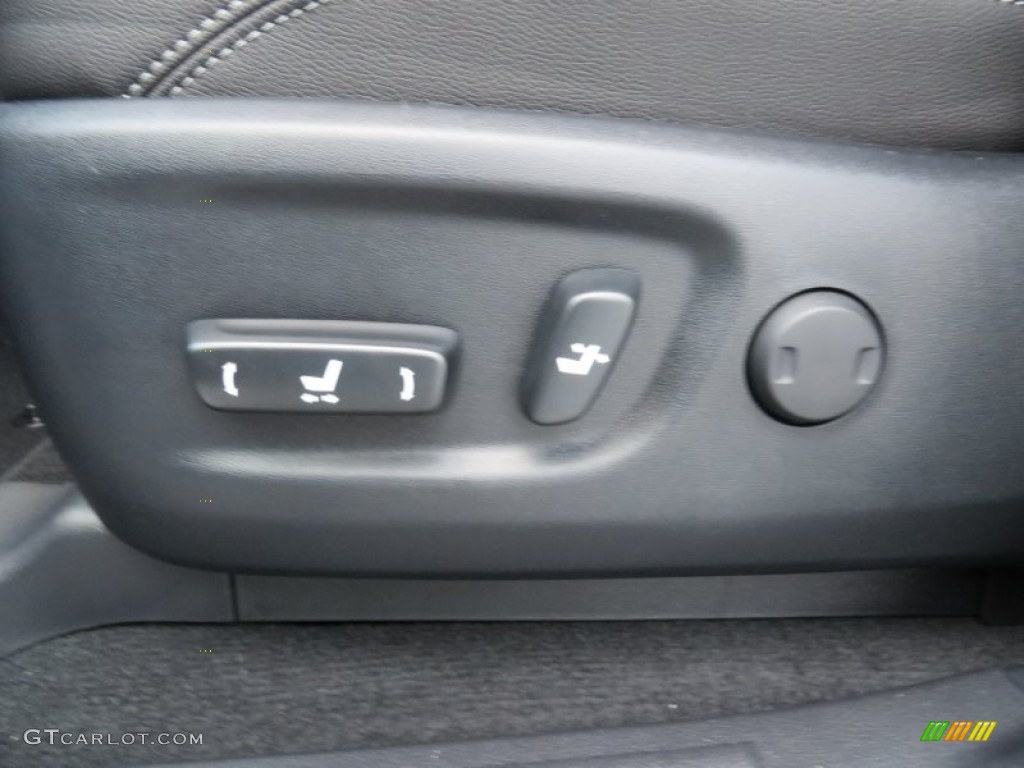 2014 4Runner SR5 - Classic Silver Metallic / Graphite photo #26