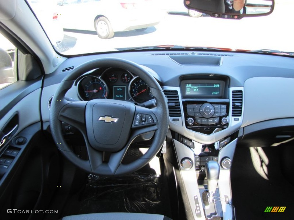 2014 Cruze LS - Red Hot / Jet Black/Medium Titanium photo #11