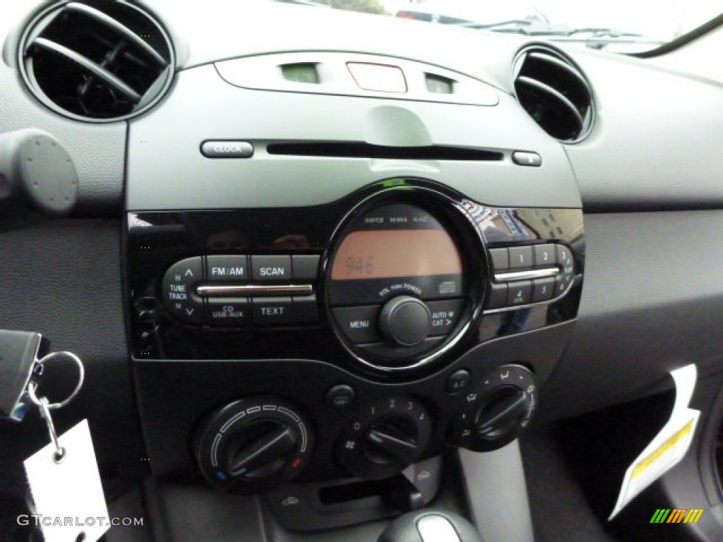 2014 Mazda Mazda2 Sport Controls Photo #87853625