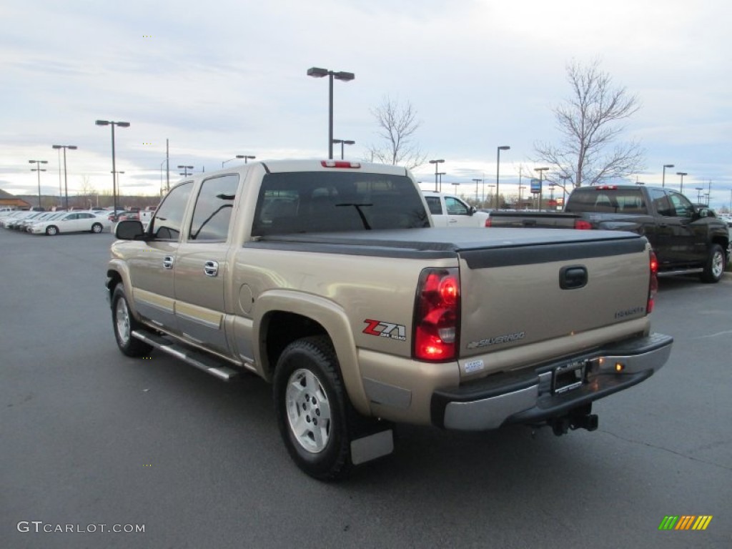 2004 Silverado 1500 LT Crew Cab 4x4 - Sandstone Metallic / Tan photo #4