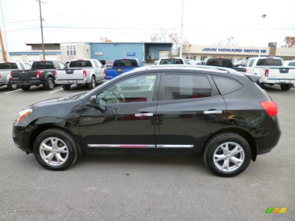 2011 Rogue SV AWD - Wicked Black / Gray photo #8