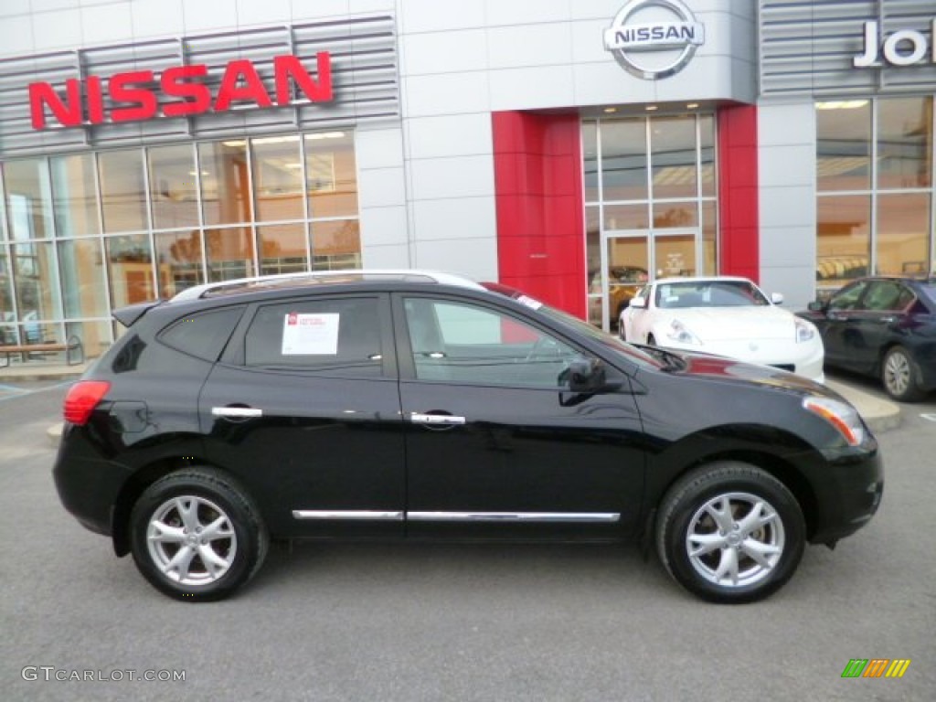 2011 Rogue SV AWD - Wicked Black / Gray photo #12