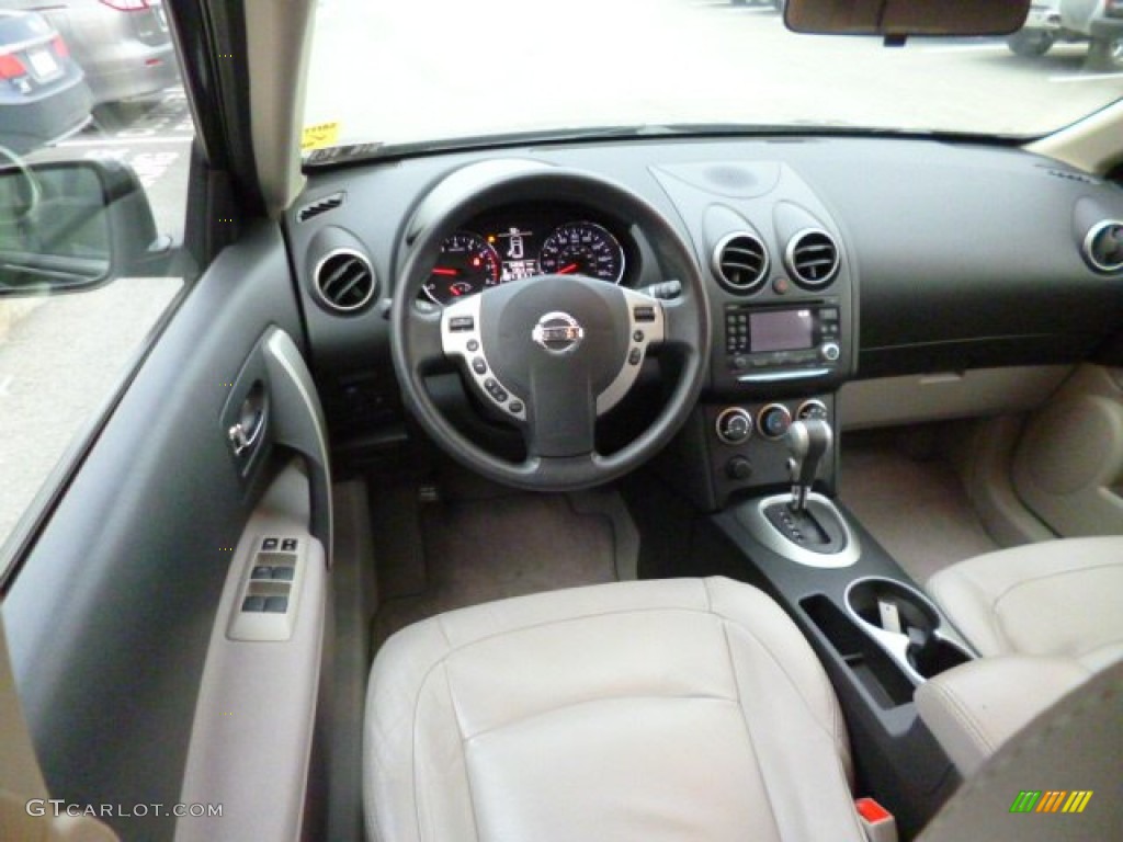 2011 Rogue SV AWD - Wicked Black / Gray photo #15