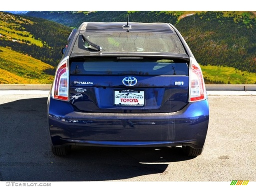 2014 Prius Three Hybrid - Nautical Blue Metallic / Misty Gray photo #4